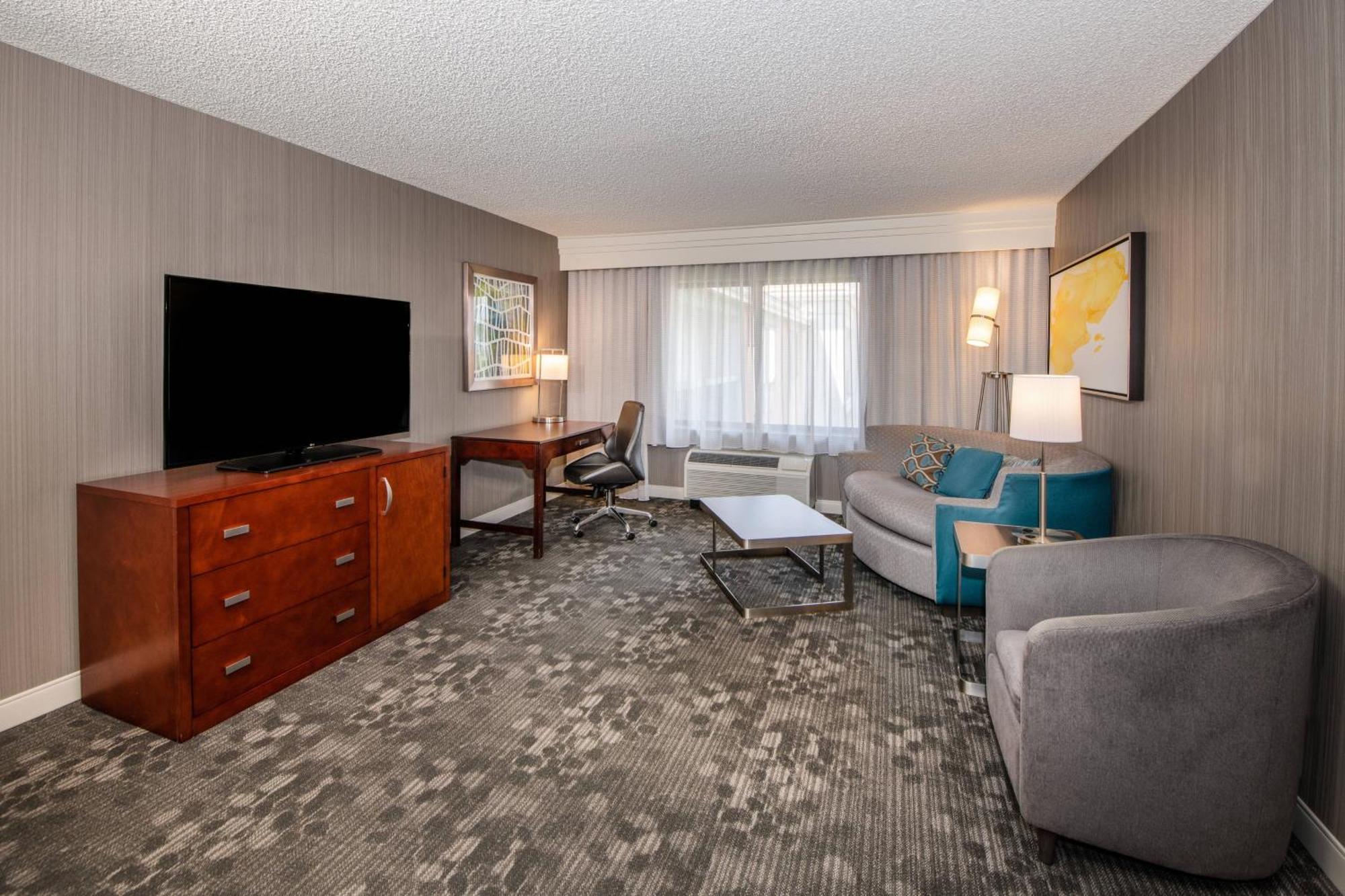 Hotel Courtyard By Marriott Oakland Airport Exterior foto
